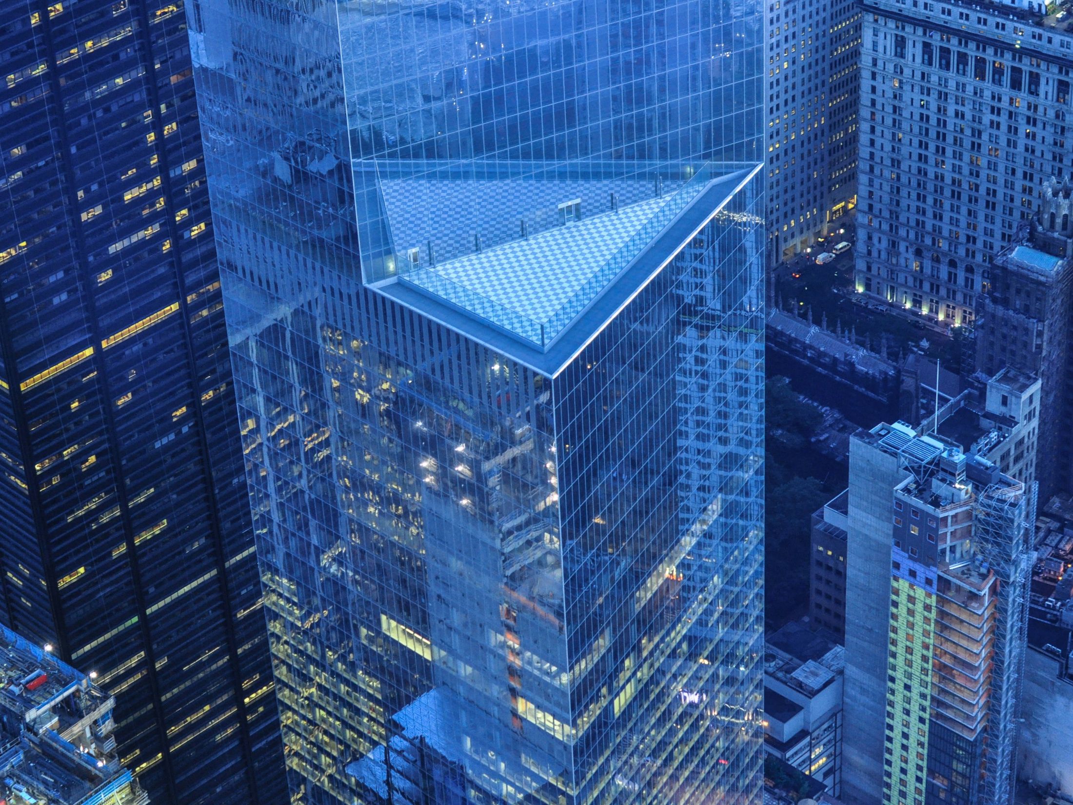 Kaip finansų institucijos įtraukia AI sprendimų priėmimą